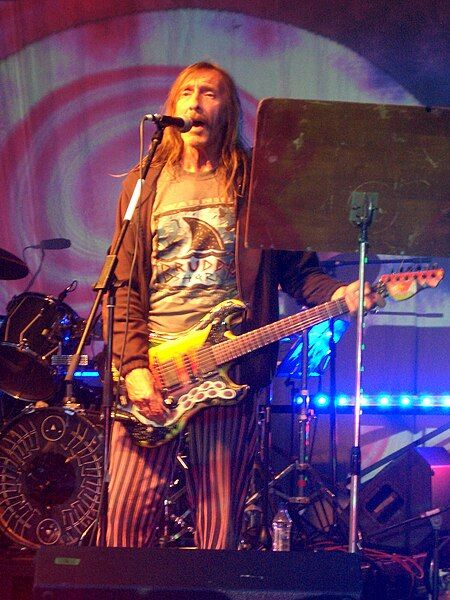 File:Dave Brock Hawkwind.jpg