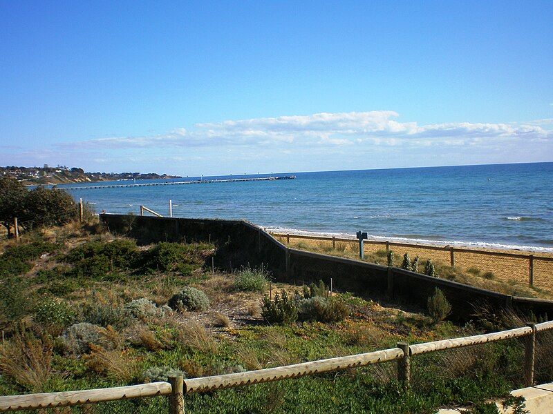 File:Frankston Coastline.JPG