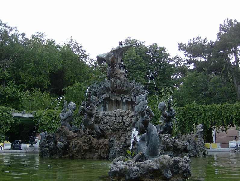 File:Fuente Cisne CG.JPG