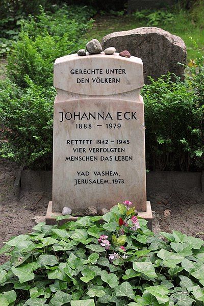 File:Grab Johanna Eck.jpg