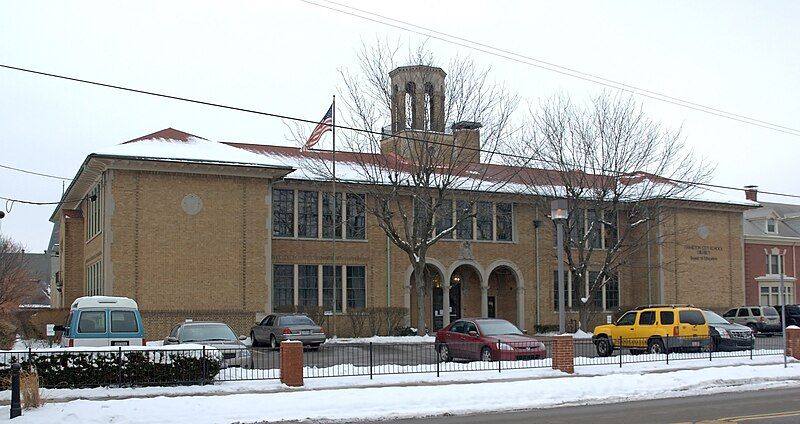 File:HamiltonCatholicHighSchool.jpg