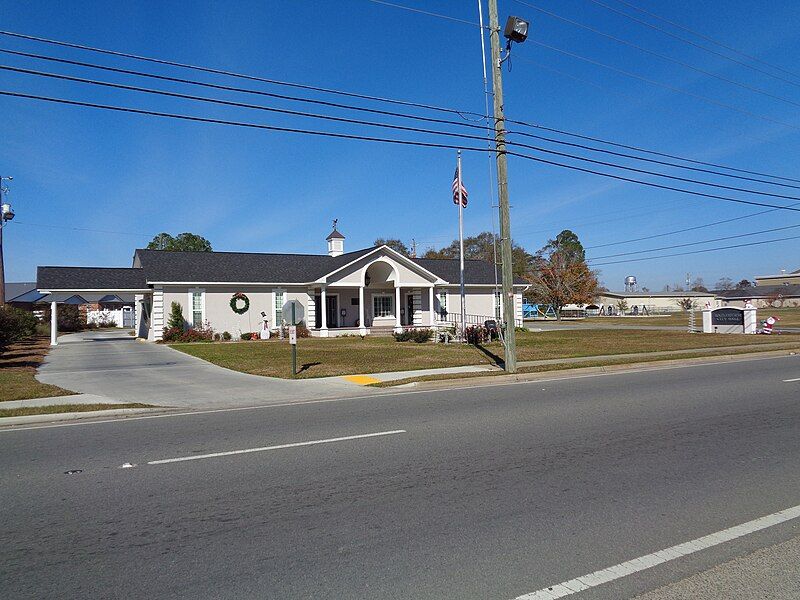 File:Hazlehurst City Hall.JPG