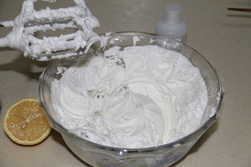 File:Making Royal icing.jpg