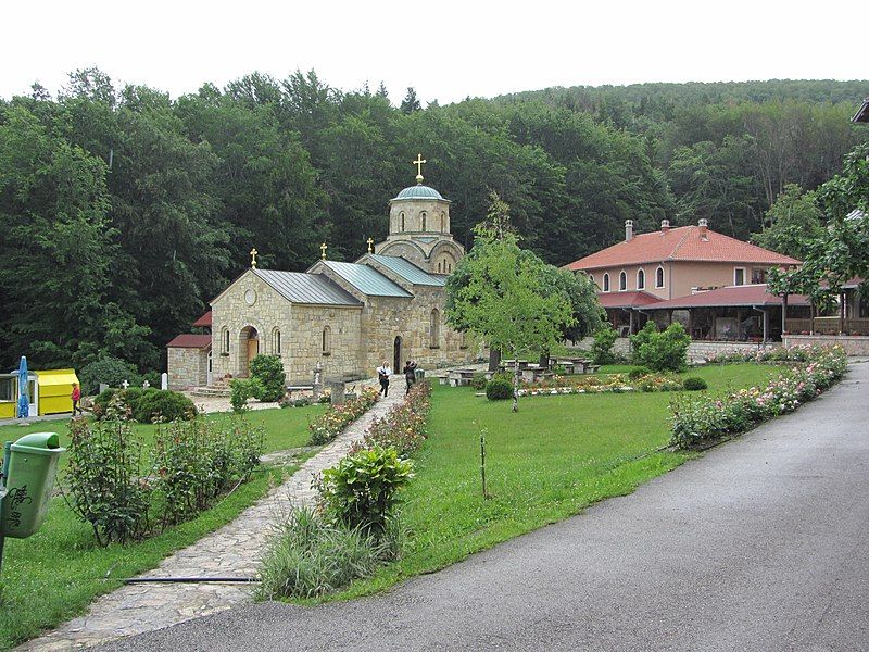 File:Monastery Tresije.JPG