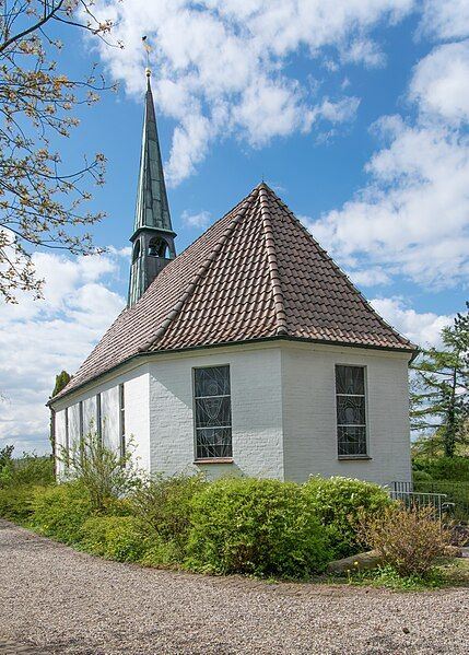 File:Niederkleveez Kapelle 3.jpg