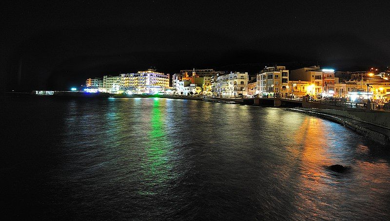 File:Nightview Marsalforn.jpg