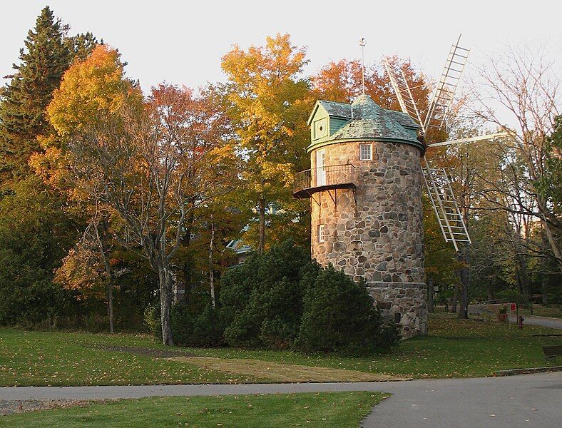 File:Québec-Parc des Moulins.JPG