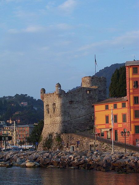 File:Santa Margherita-Castello.jpg