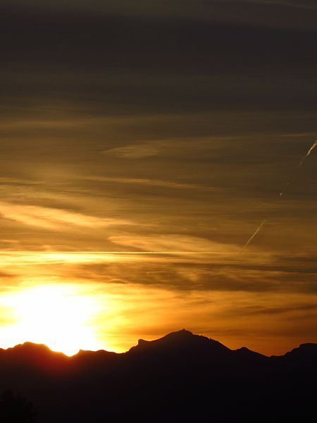 File:Sunset-MilanMalpensaAirport-June2016.jpg