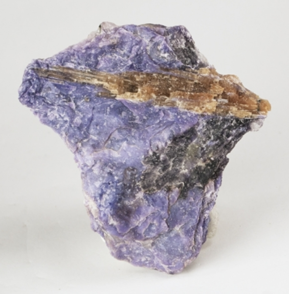 File:Tinaksite, Charoite-543035.png