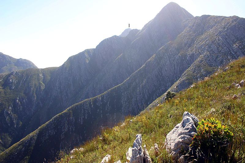 File:Tsitsikamma Mountains02.jpg