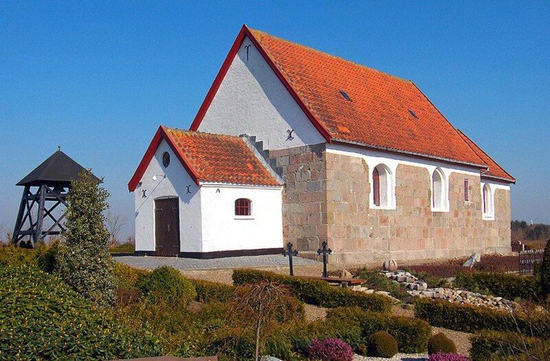 File:Vejby kirke (Hjørring).JPG