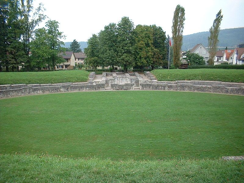 File:Vindonissa Amphitheater 0001.jpg