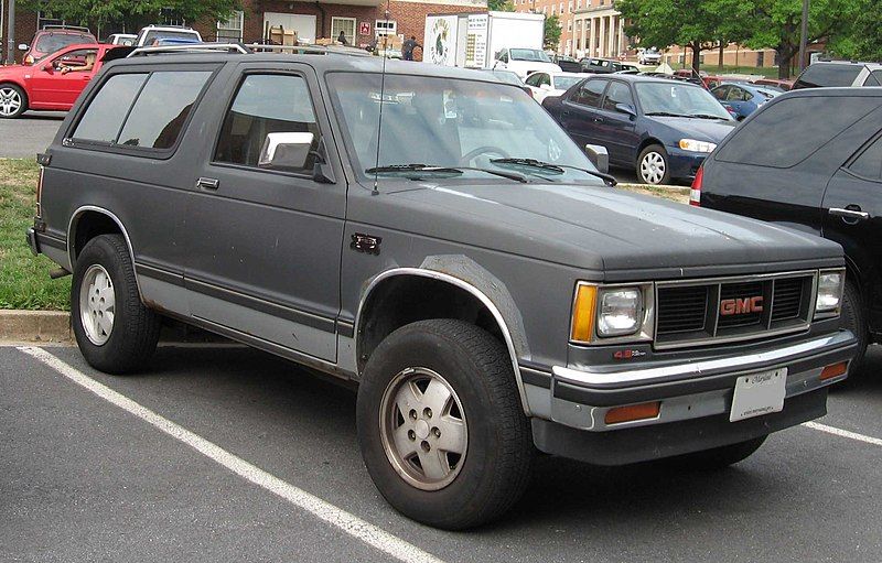 File:1st-GMC-S15-Jimmy-2door.jpg