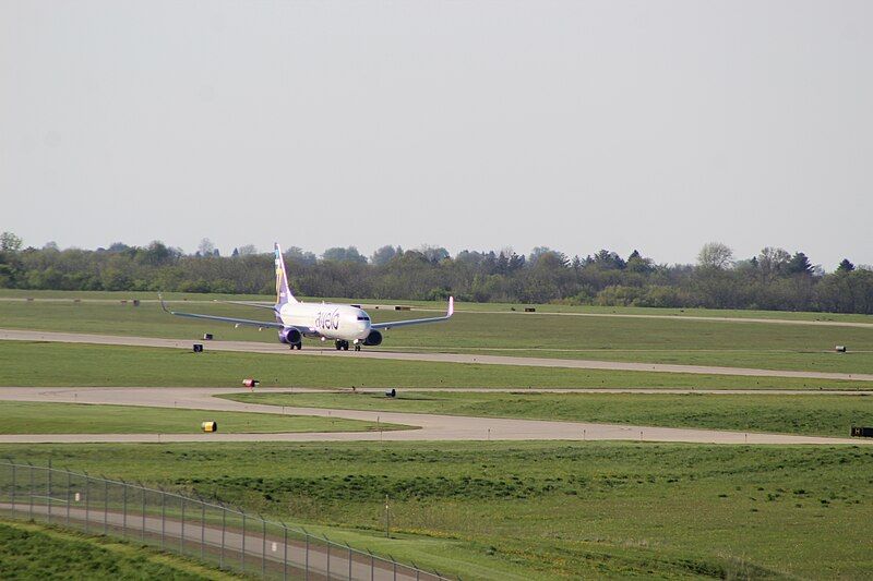 File:Avelo Airlines.jpg