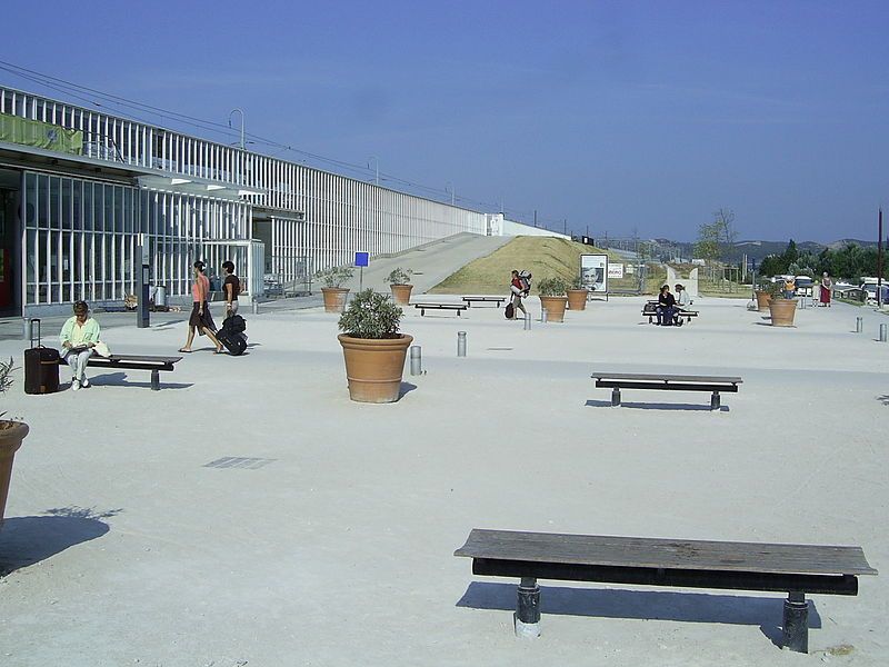 File:Gare d'Avignon TGV.JPG