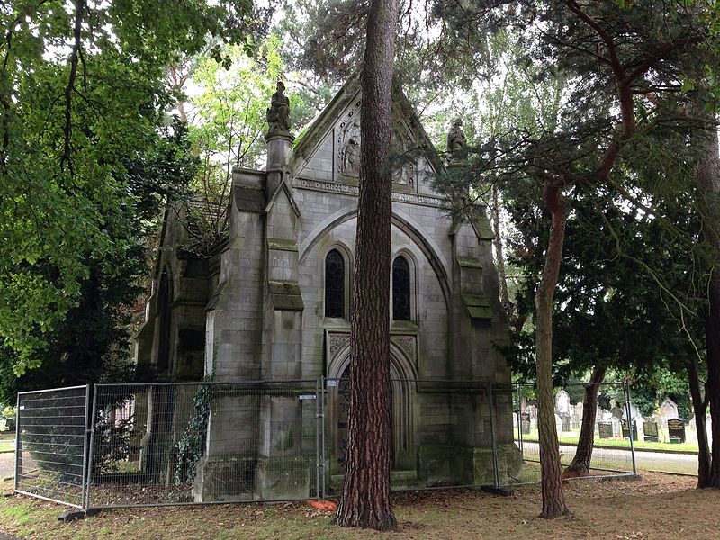 File:Glensk Mausoleum 1.jpg