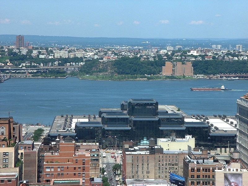 File:HudsonRiverJavitsCenter.agr.JPG