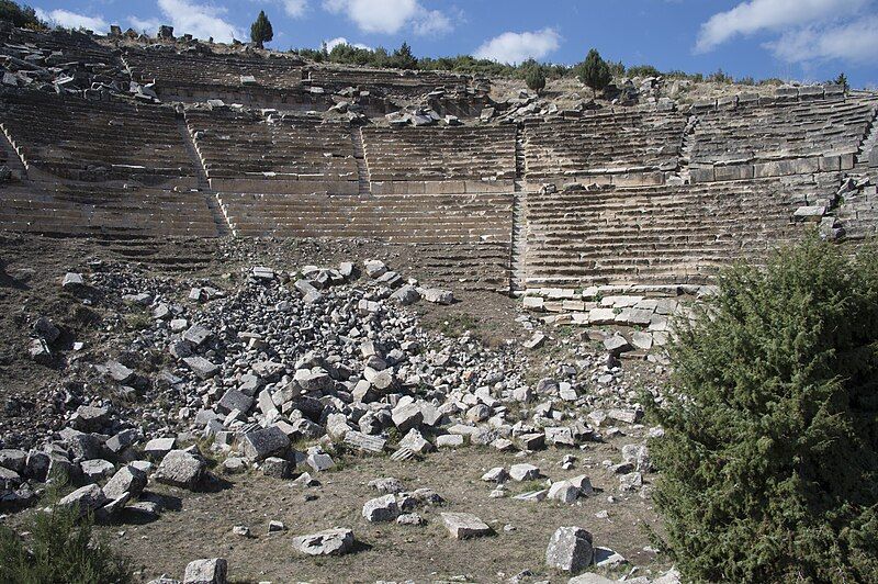 File:Kibyra Theatre 9896.jpg