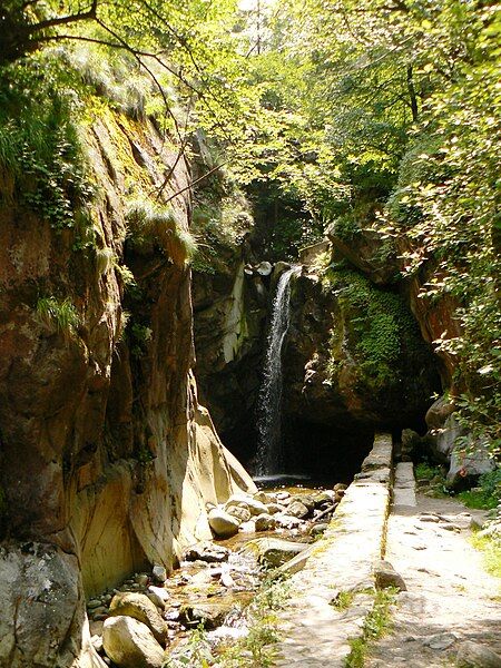 File:Kostenski-waterfall-01.jpg