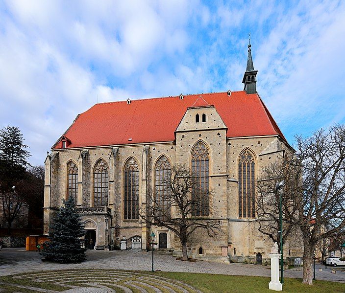 File:Mödling - St.-Othmar-Kirche.JPG