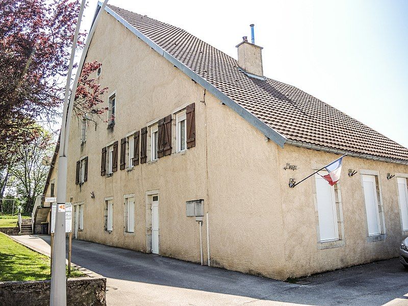 File:Mairie de Saules.jpg