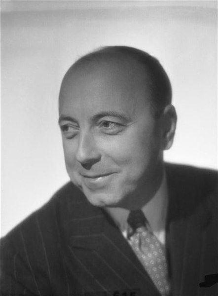 File:Marcel Carné 1950.jpg