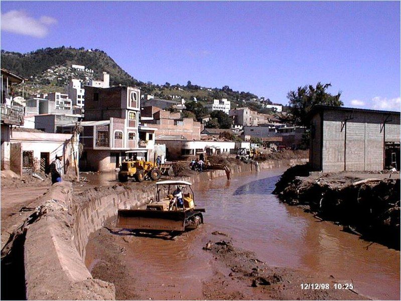 File:Mitch-Tegucigalpa Cleanup.JPG