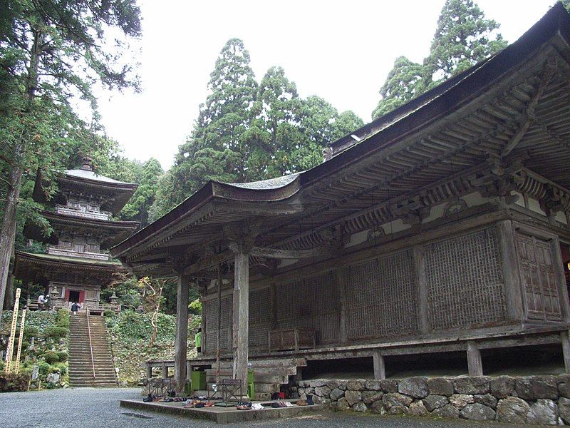 File:Myotsuji and pagoda.jpg