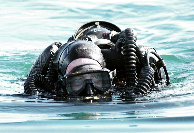 File:Navy Diver8.jpg