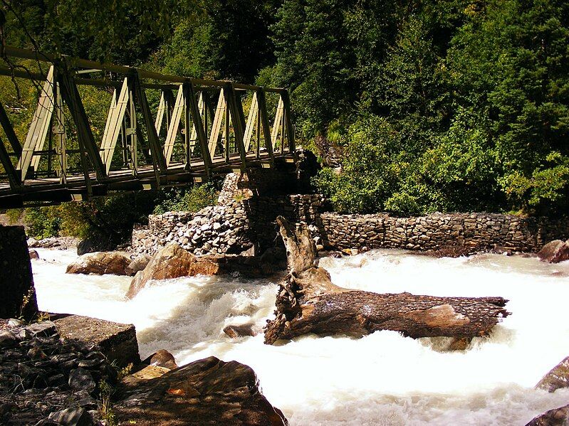 File:Pushpawati bridge.jpg