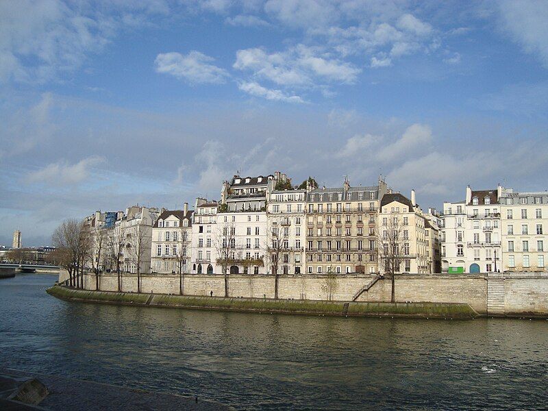 File:Quai d'Orléans.JPG