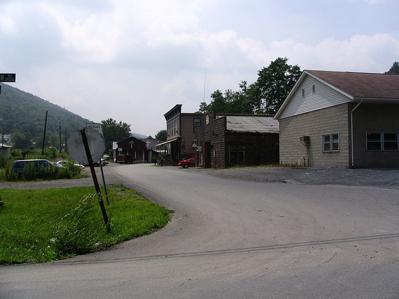 File:Riddlesburg town.jpg