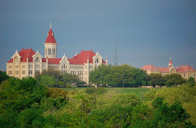 File:StEdwardsUniversity-April2008-b.JPG