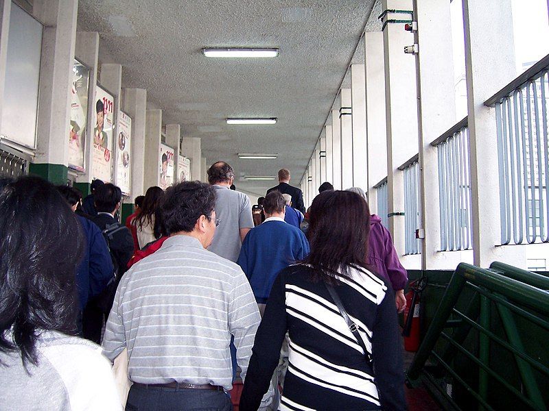 File:Star Ferry alighting.jpg