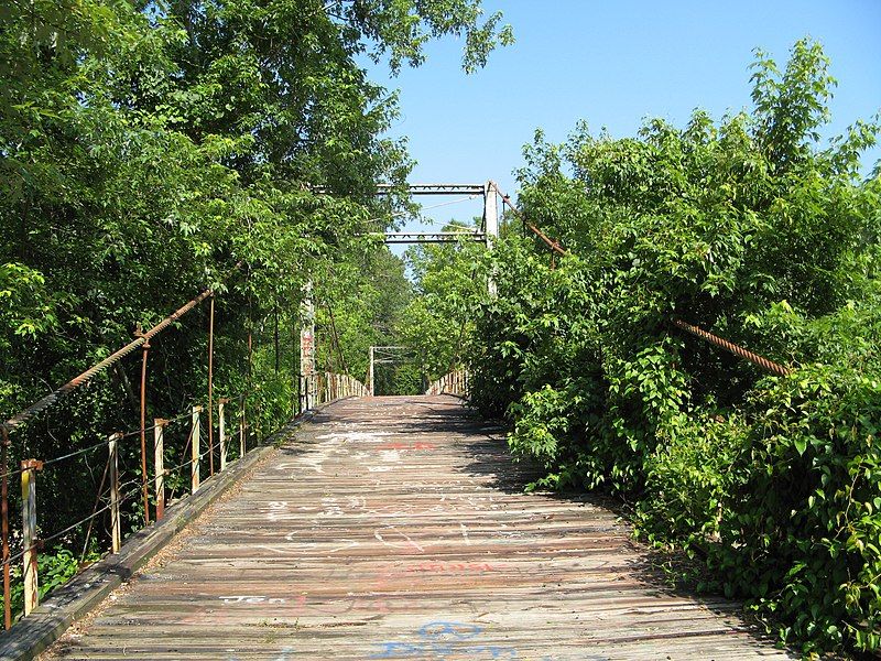 File:Swinging Bridge (525335723).jpg