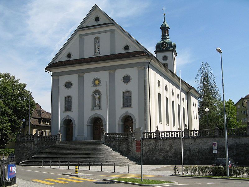 File:Wohlen Pfarrkirche aussen.jpg