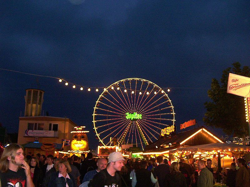 File:Wurstmarkt08092007-2.JPG