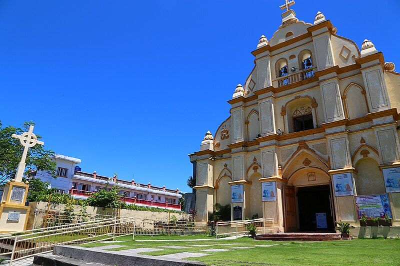 File:Basco Cathedral.jpg