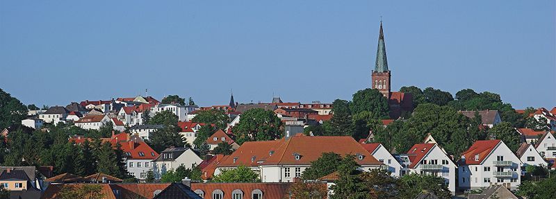 File:Bergen-auf-Ruegen-Panorama THFR.jpg