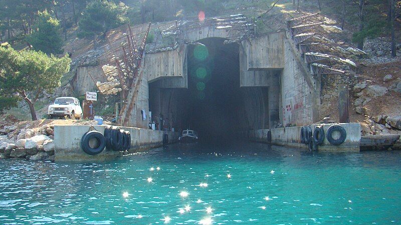 File:Brač submarine bunker.jpg