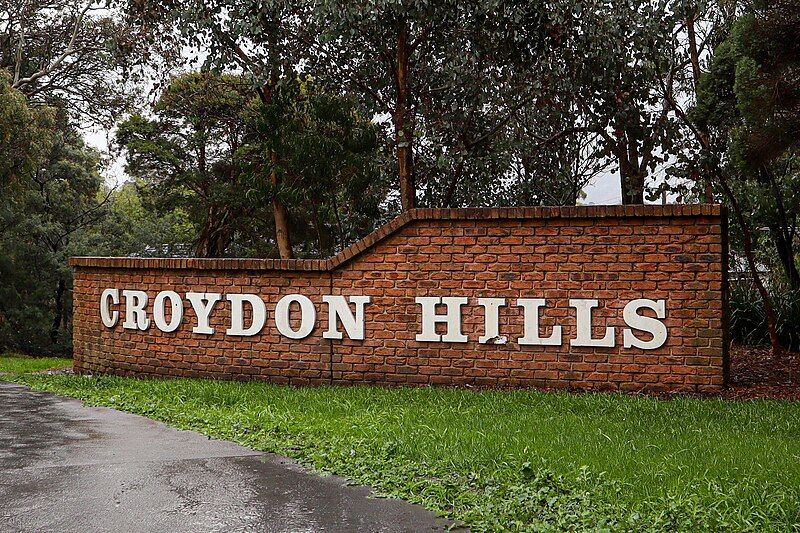 File:CROYDON HILLS SIGN.jpg