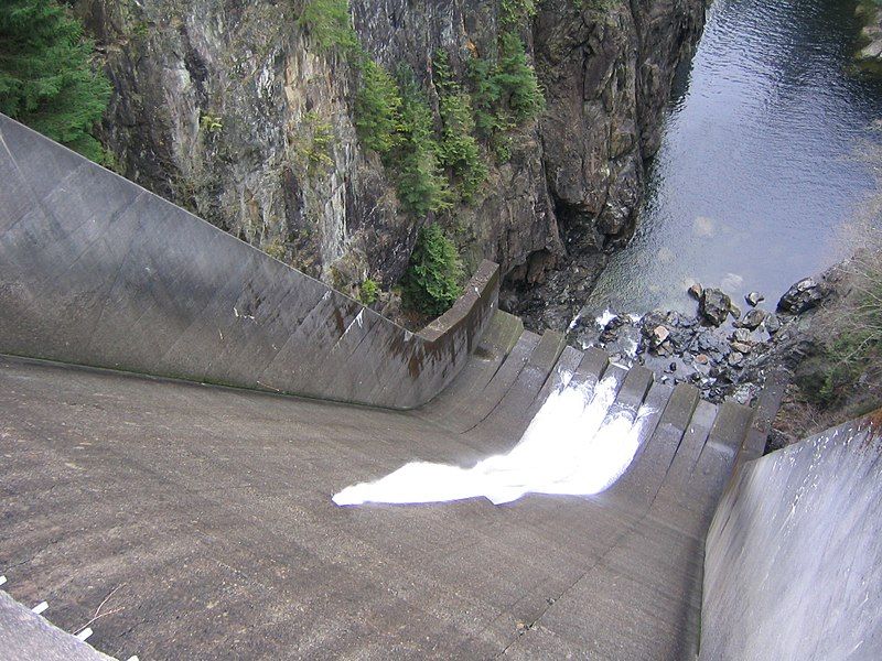 File:Cleveland Dam Spillway.JPG