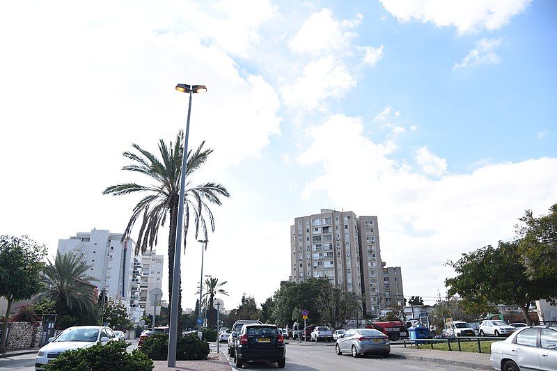 File:DSC-1674-kfar-shalem-tel-aviv-2018.jpg