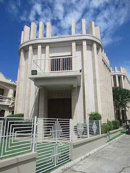 File:Estrella Family Mausoleum2.jpg