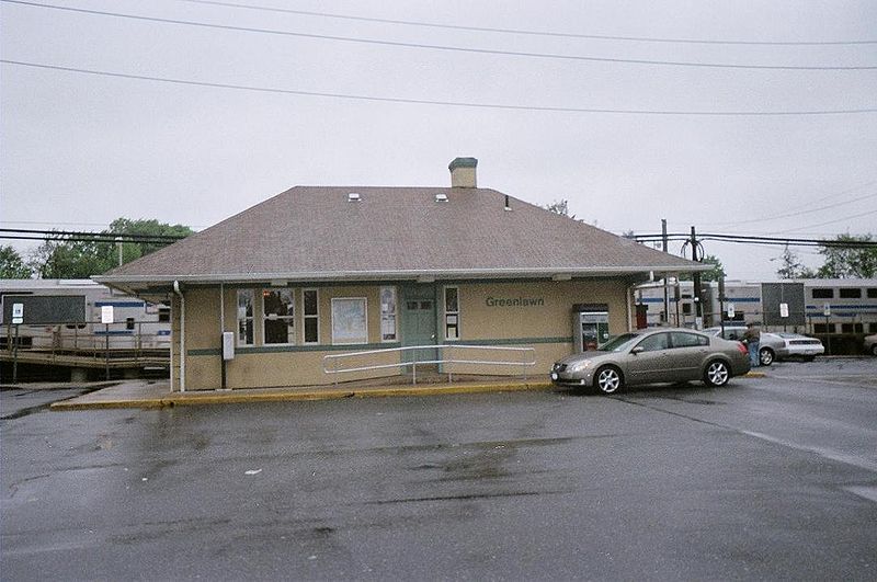 File:Greenlawn LIRR Station-3.jpg