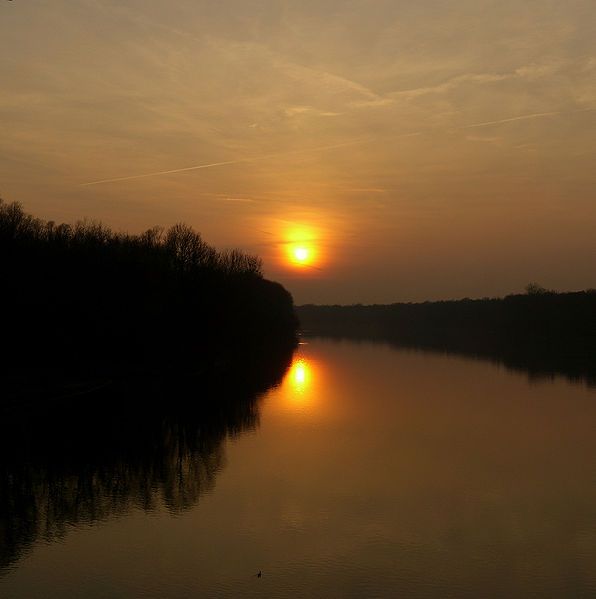 File:Inn River Sunset.jpg