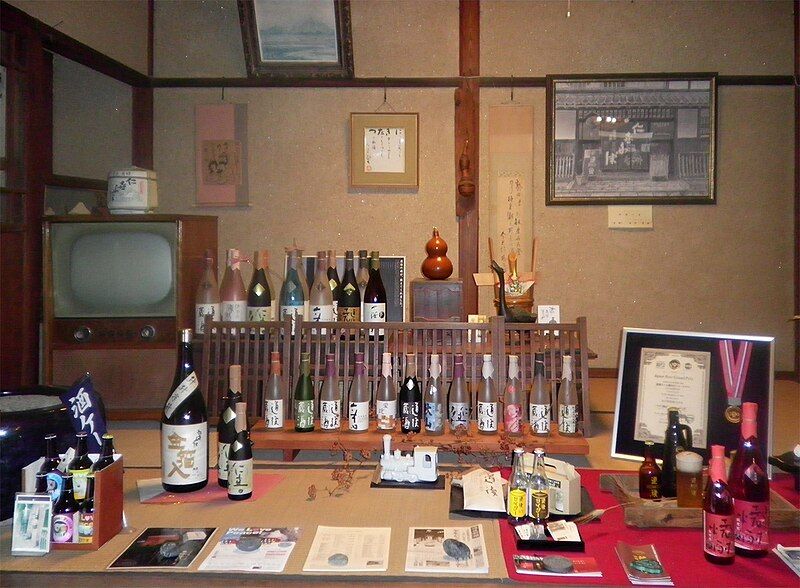 File:Inside Minakuchi shuzo.jpg