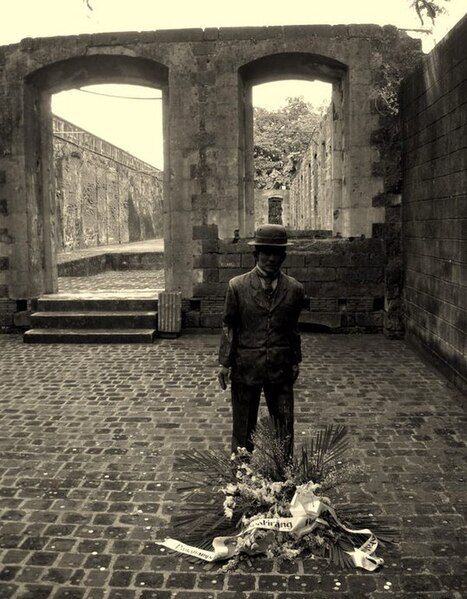 File:Jose Rizal, Intramuros.jpg