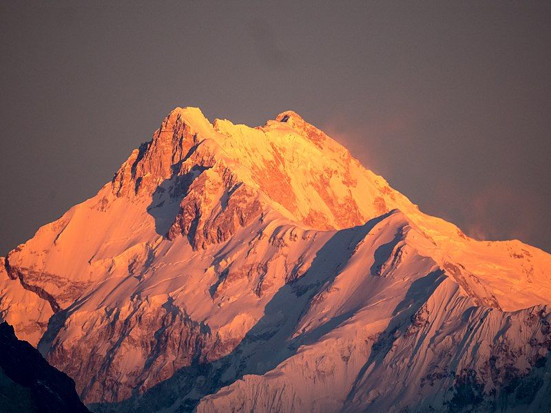 File:Kangchenjunga-from-Gangtok.jpg